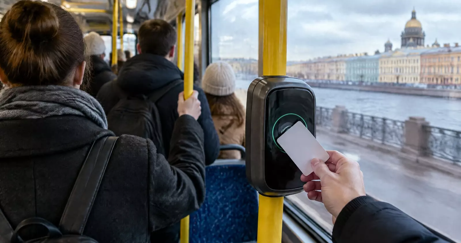 Петербург может повысить плату за проезд в общественном транспорте с 2027 года