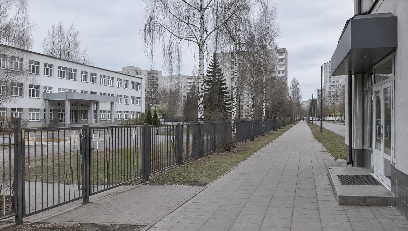Власти Сыктывкара уточнили, как мерить 100 метров от школ до магазинов с табаком